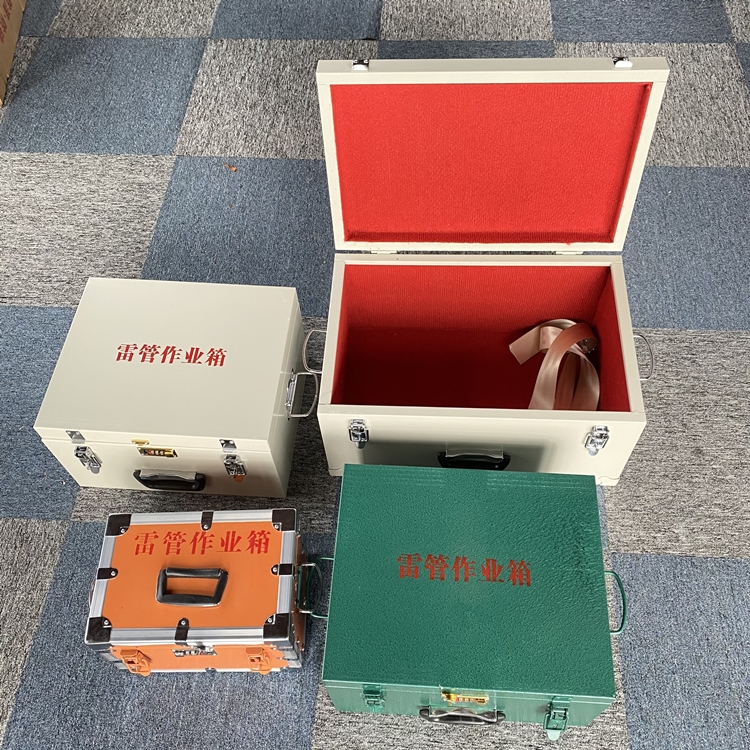 太原爆破工程作业箱如何选择？玻璃钢与传统材质的全面对比